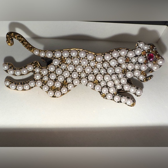 Metal Crystal Pearl Panther Ring Aged Gold✨🐆 - Picture 4 of 11